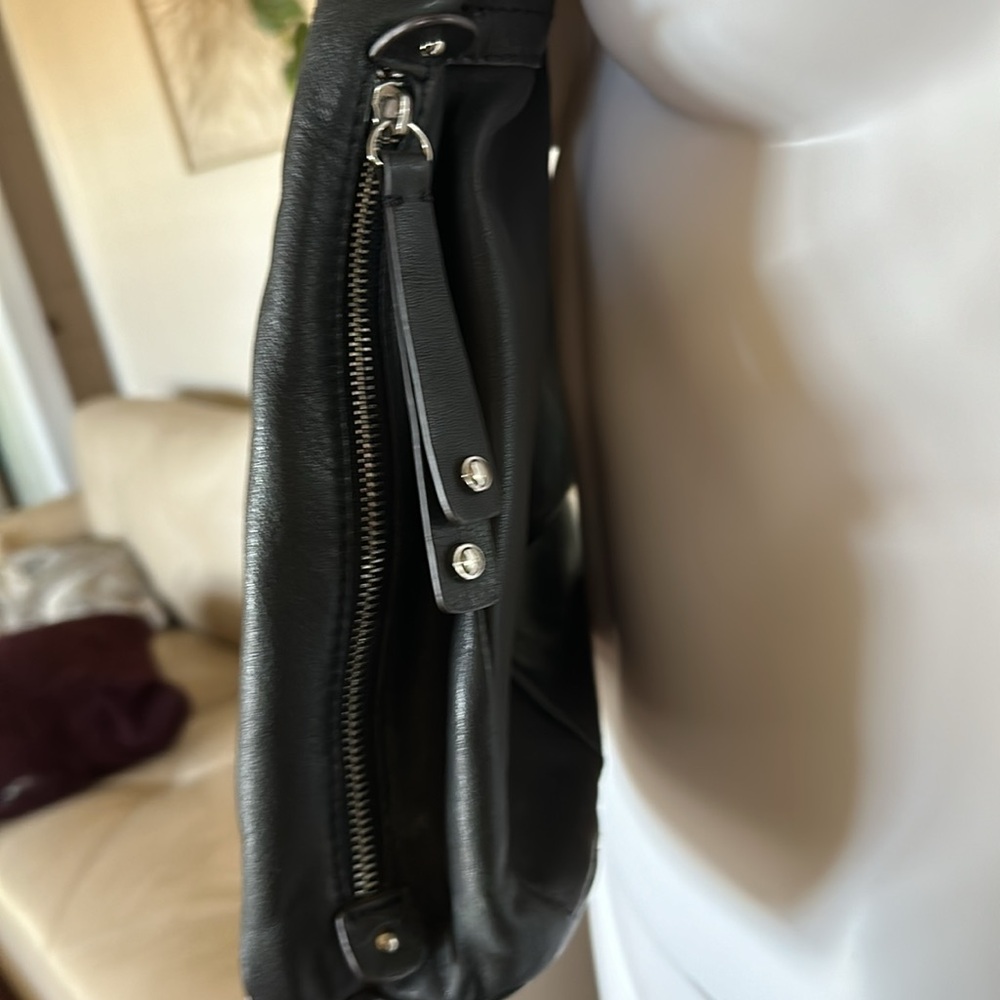 B. Makowsky Black Leather Silver Metallic Shoulder Bag like New - Picture 9 of 16